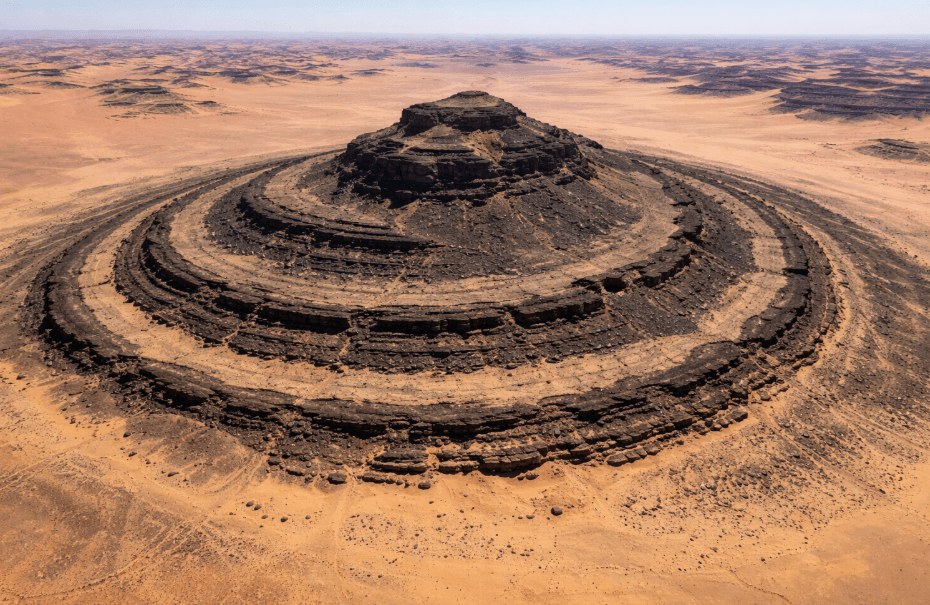 La NASA capta los enigmáticos anillos de piedra del Sáhara, una de las formaciones más sorprendentes del planeta La NASA capta los enigmáticos anillos de piedra del Sáhara, una de las formaciones más sorprendentes del planeta