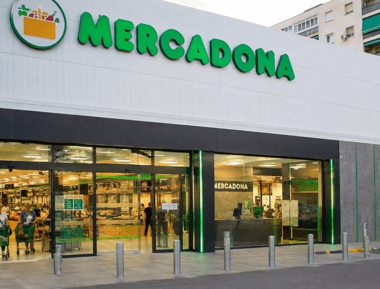 Mercadona amplía el horario de 320 supermercados durante agosto por la temporada turística Mercadona amplía el horario de 320 supermercados durante agosto por la temporada turística